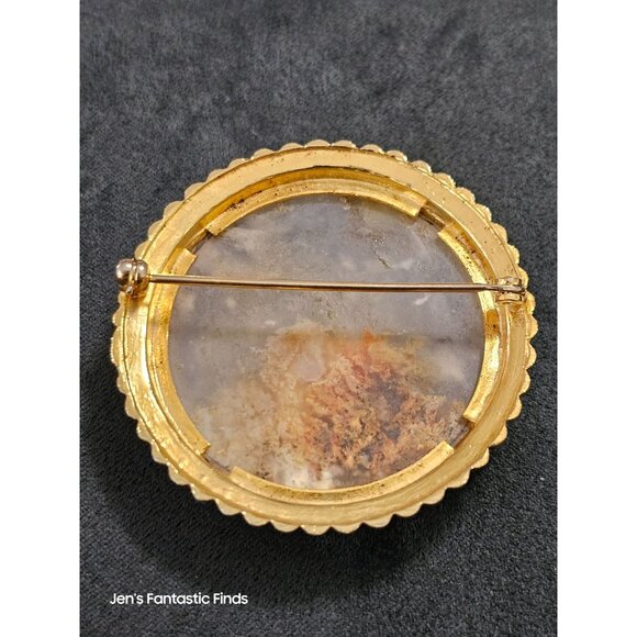 Vintage Gold-Plated Round Brooch With Translucent Agate Center - Picture 5 of 9